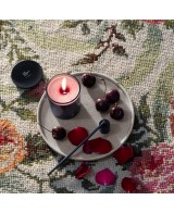 Vela Grey M Velvet Cherry - Vela Aromática Elegante y Moderna