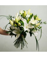 Ramo de lilium oriental con verdes de temporada - M