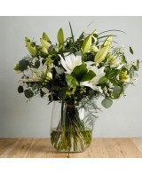 Ramo de lilium oriental con flores silvestres de temporada - M